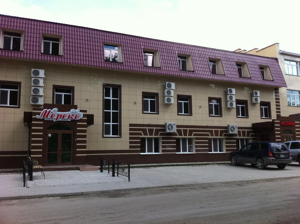 Mereke Hotel Оскемен Екстер'єр фото