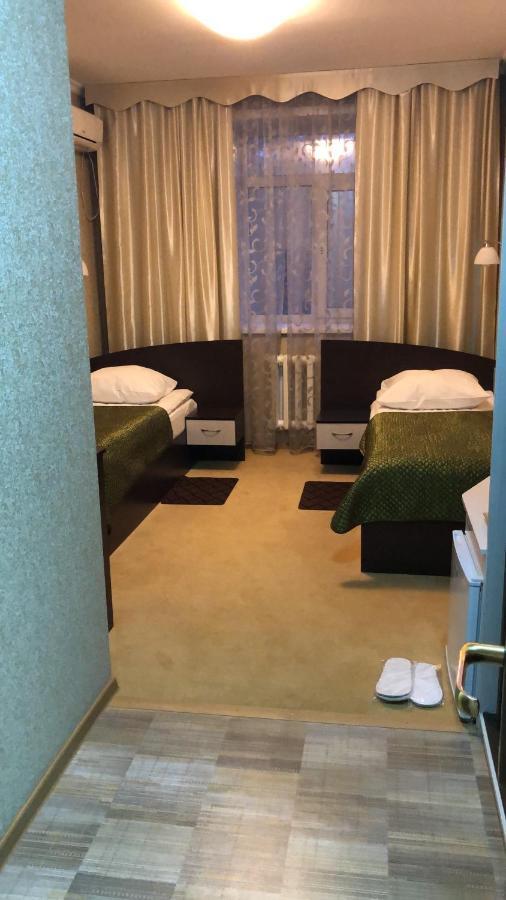Mereke Hotel Оскемен Екстер'єр фото