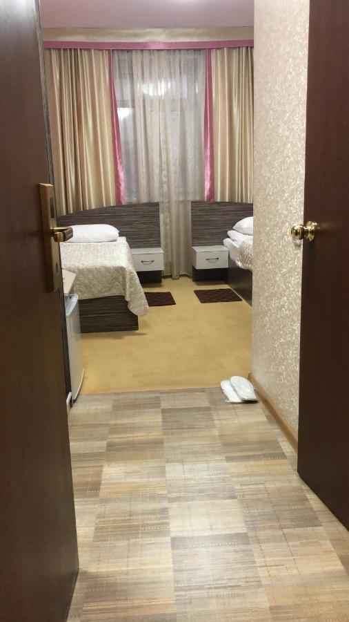 Mereke Hotel Оскемен Екстер'єр фото