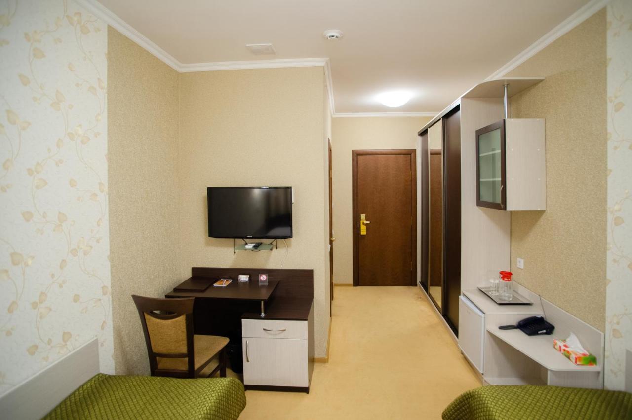 Mereke Hotel Оскемен Екстер'єр фото