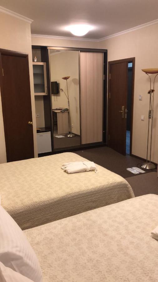 Mereke Hotel Оскемен Екстер'єр фото