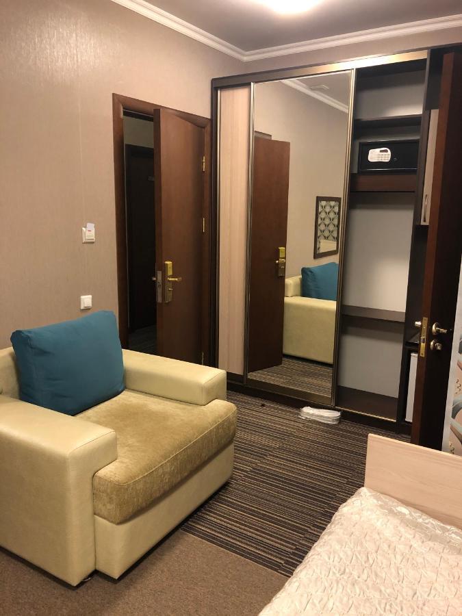Mereke Hotel Оскемен Екстер'єр фото