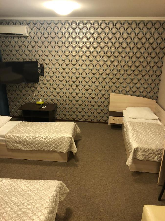 Mereke Hotel Оскемен Екстер'єр фото