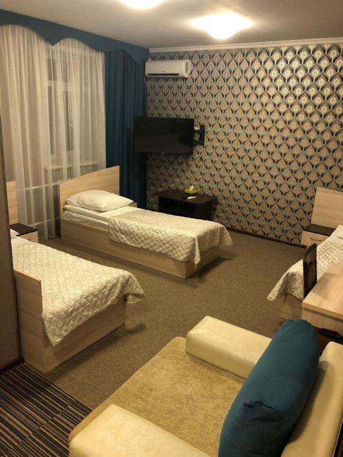 Mereke Hotel Оскемен Екстер'єр фото
